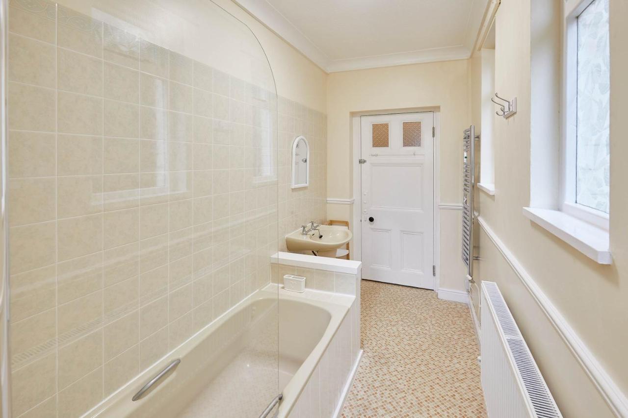 Host & Stay - The Garden Flat スカーバラ エクステリア 写真
